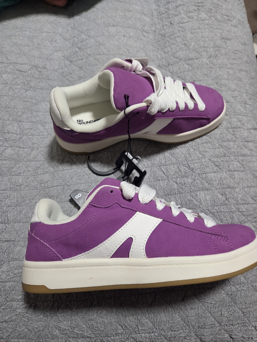 no boundaries size 8 purple & white womens memory foam.